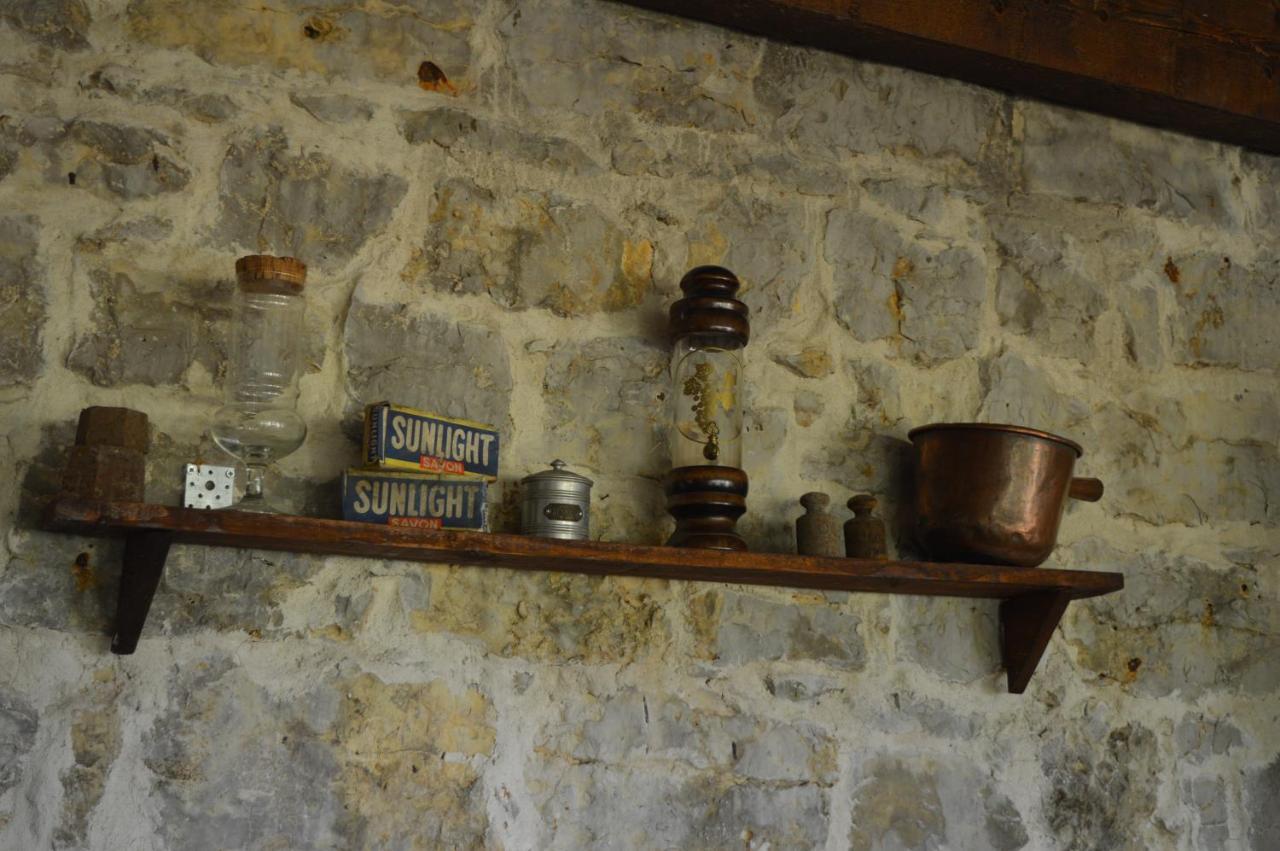Les Loups Dans La Bergerie Bed & Breakfast Banne Exterior foto