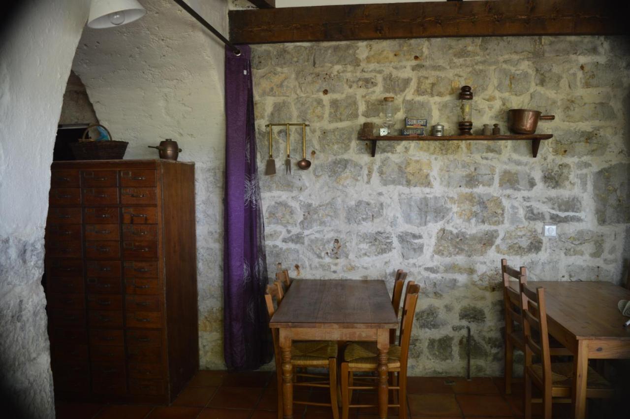 Les Loups Dans La Bergerie Bed & Breakfast Banne Exterior foto